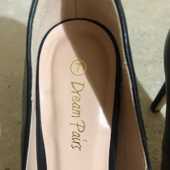 Size 7 - Picture 4 of 7